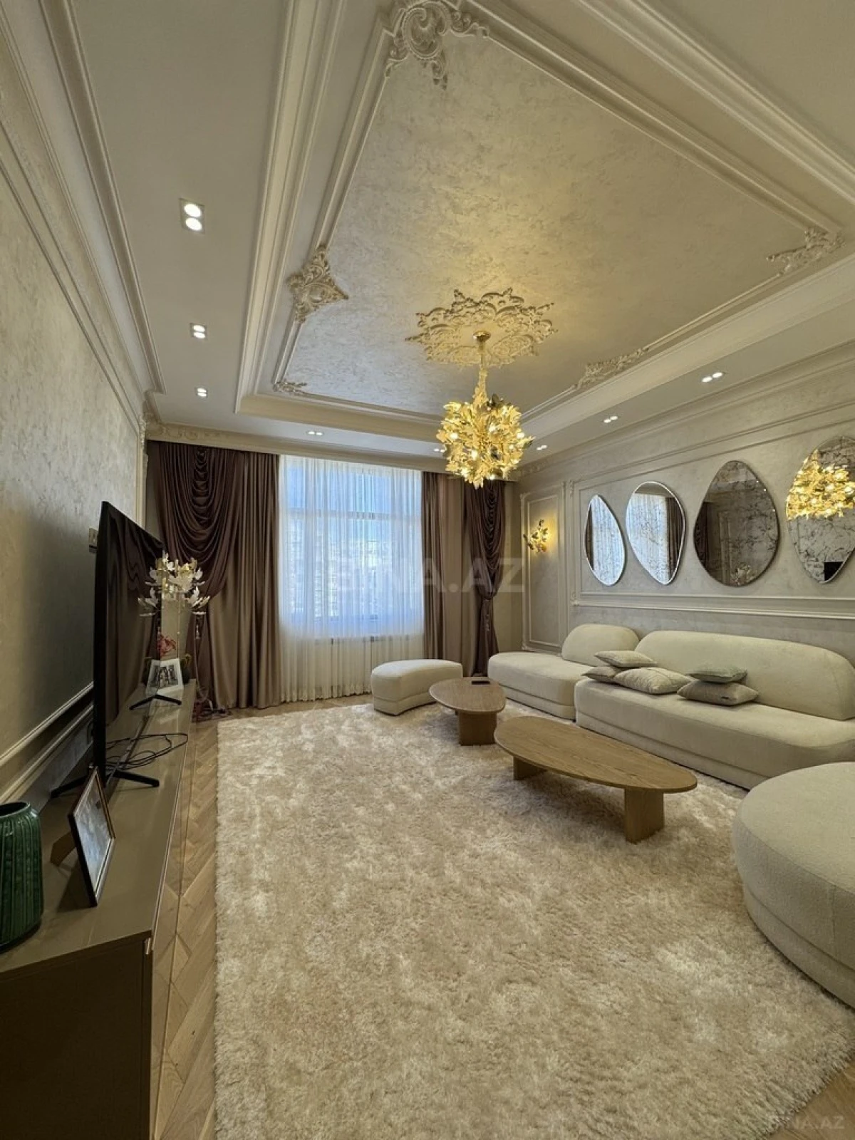 Satılır 7 otaqlı mənzil 220 m²