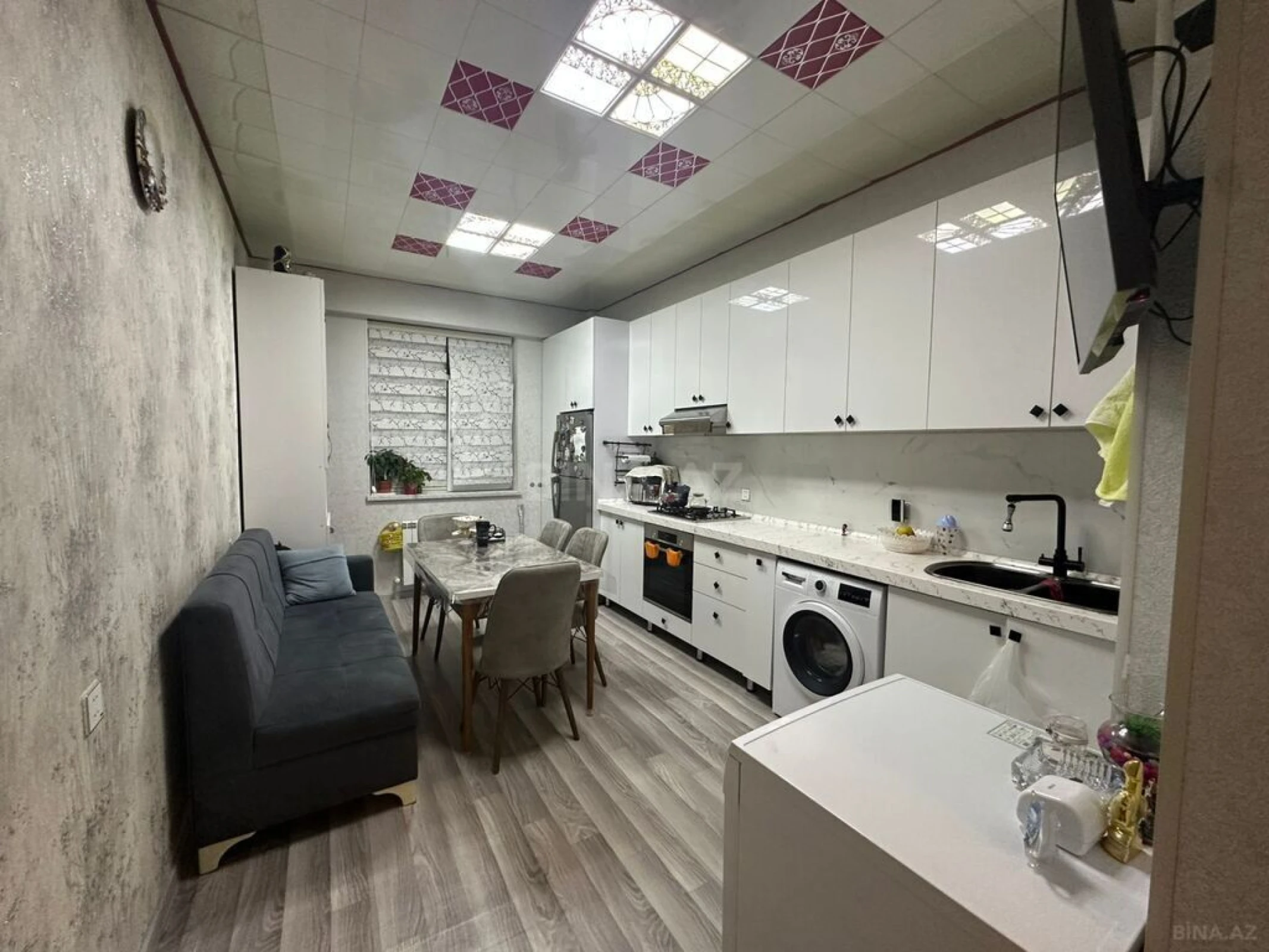 Satılır 2 otaqlı mənzil 82.3 m²