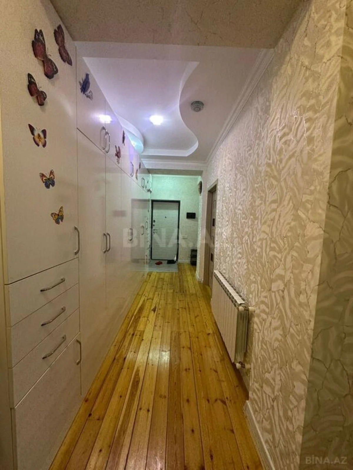 Satılır 2 otaqlı mənzil 82.3 m²