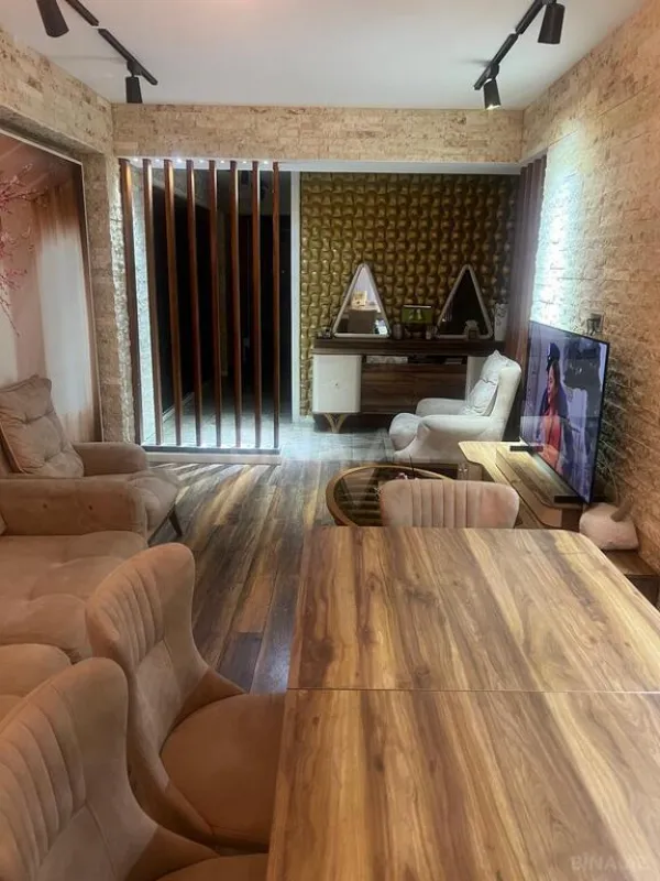 Satılır 3 otaqlı mənzil 115 m²