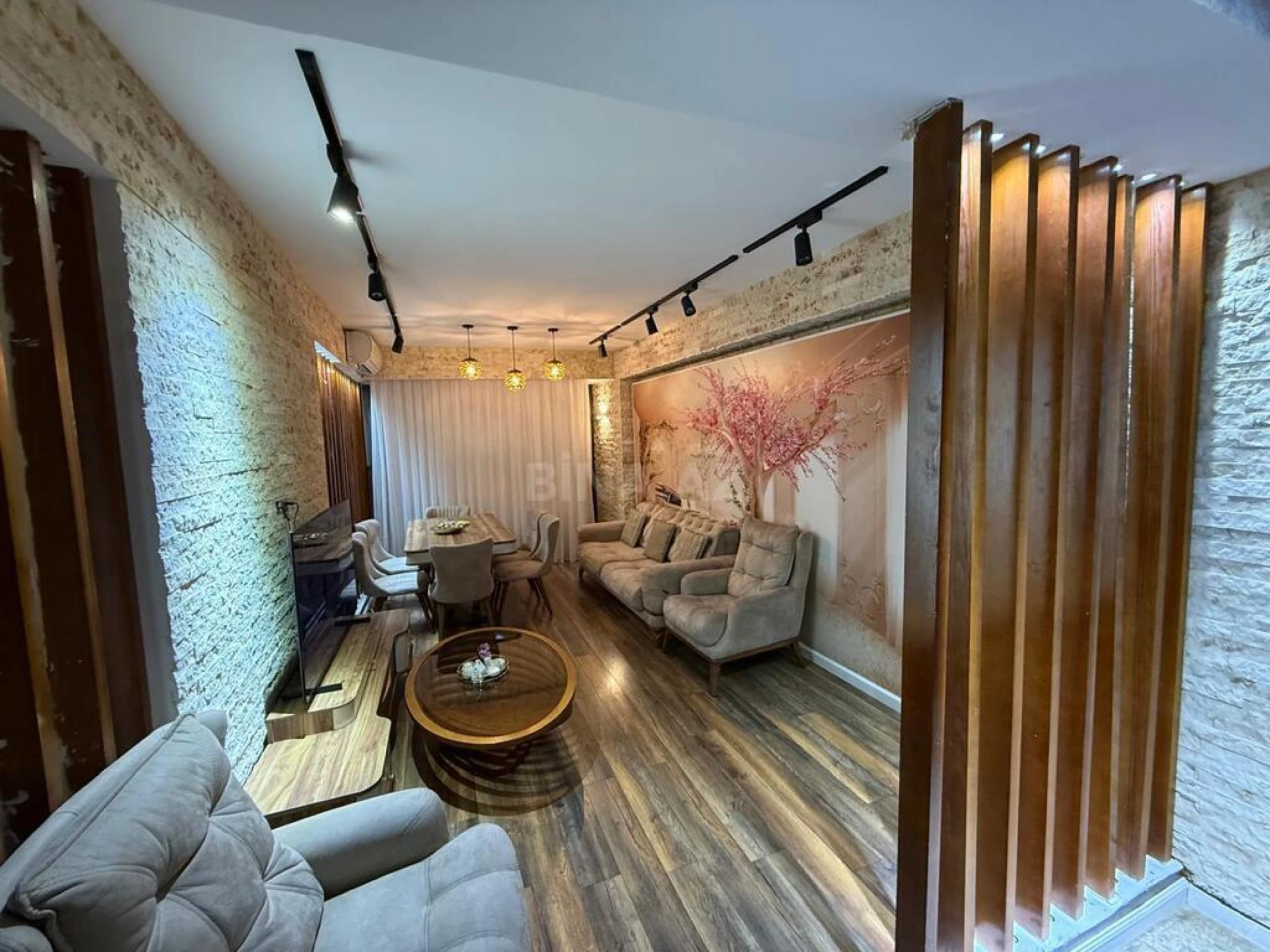 Satılır 3 otaqlı mənzil 115 m²