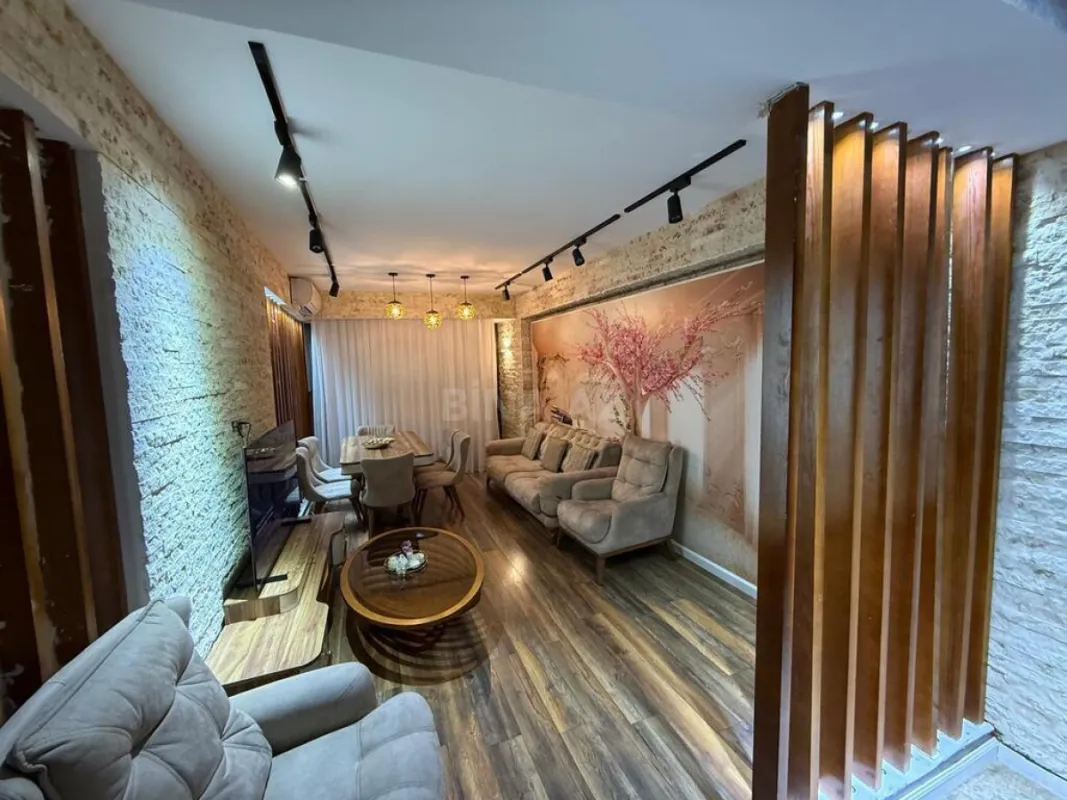 Satılır 3 otaqlı mənzil 115 m²