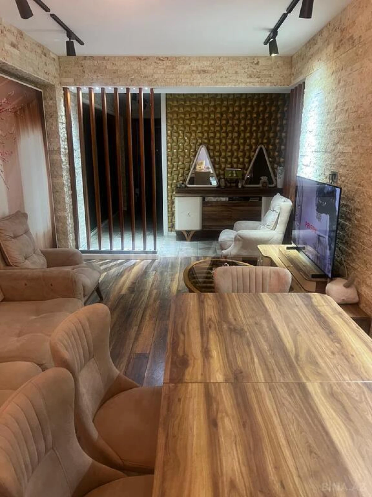 Satılır 3 otaqlı mənzil 115 m²
