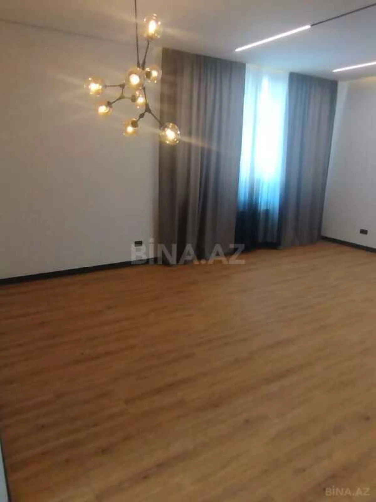 Satılır 4 otaqlı həyət evi 300 m²