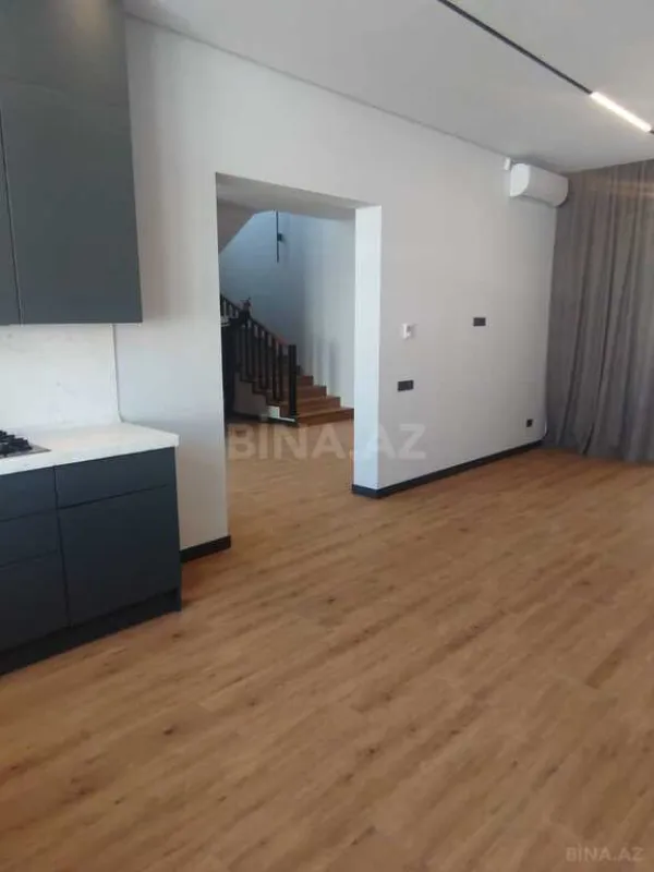 Satılır 4 otaqlı həyət evi 300 m²