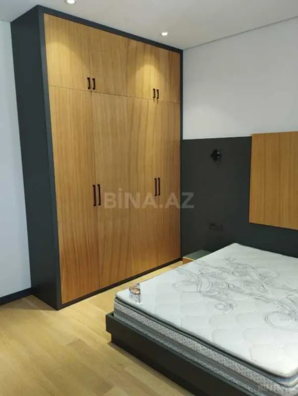Satılır 4 otaqlı həyət evi 300 m²