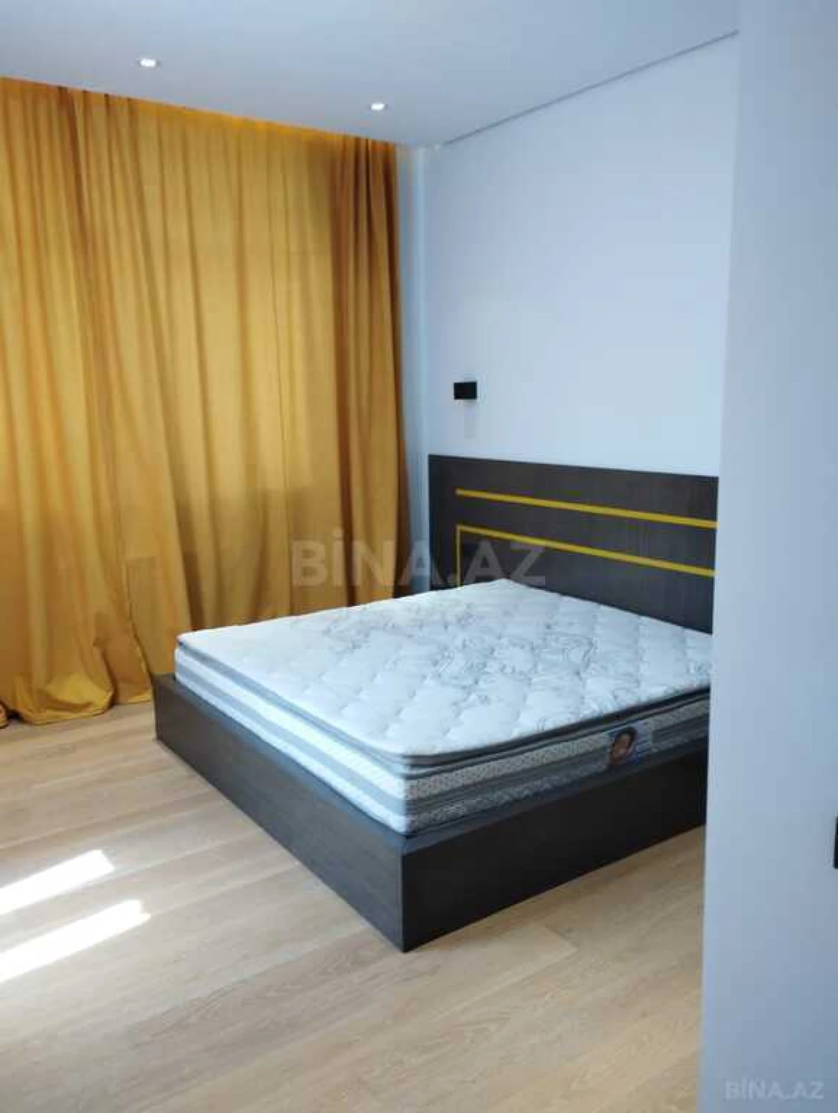 Satılır 4 otaqlı həyət evi 300 m²