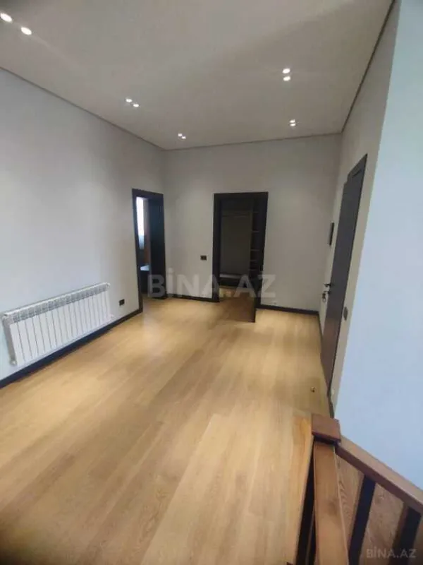 Satılır 4 otaqlı həyət evi 300 m²