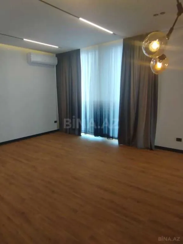 Satılır 4 otaqlı həyət evi 300 m²
