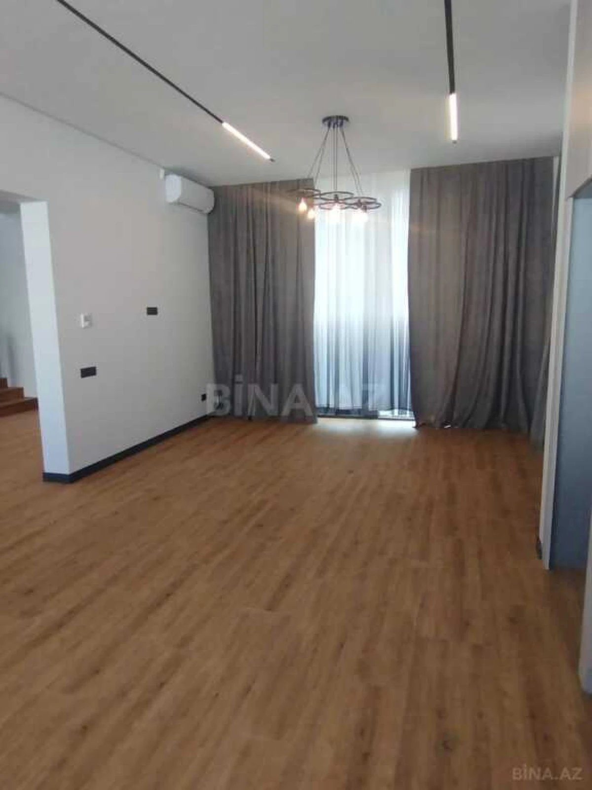 Satılır 4 otaqlı həyət evi 300 m²