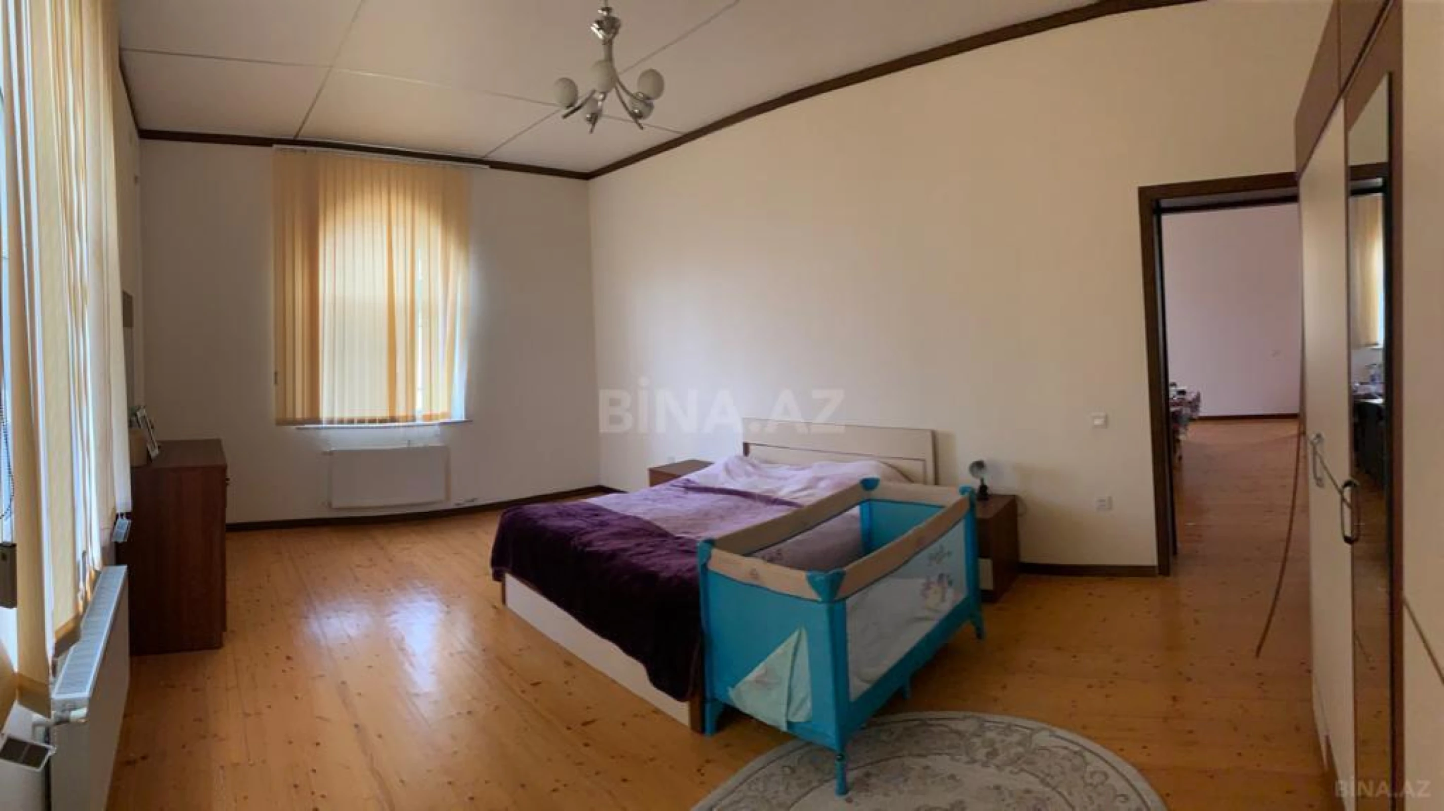 Satılır 6 otaqlı həyət evi 240 m²