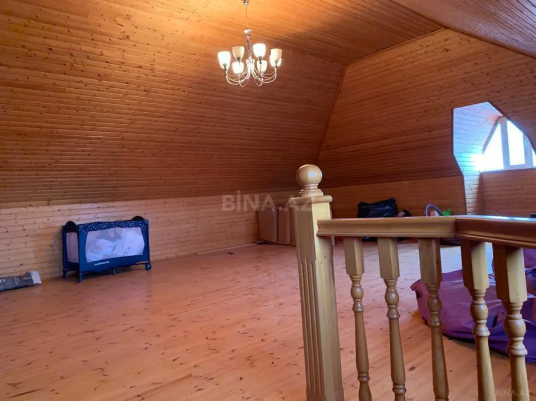 Satılır 6 otaqlı həyət evi 240 m²