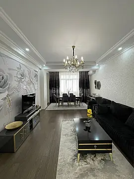 Satılır 3 otaqlı mənzil 135 m²
