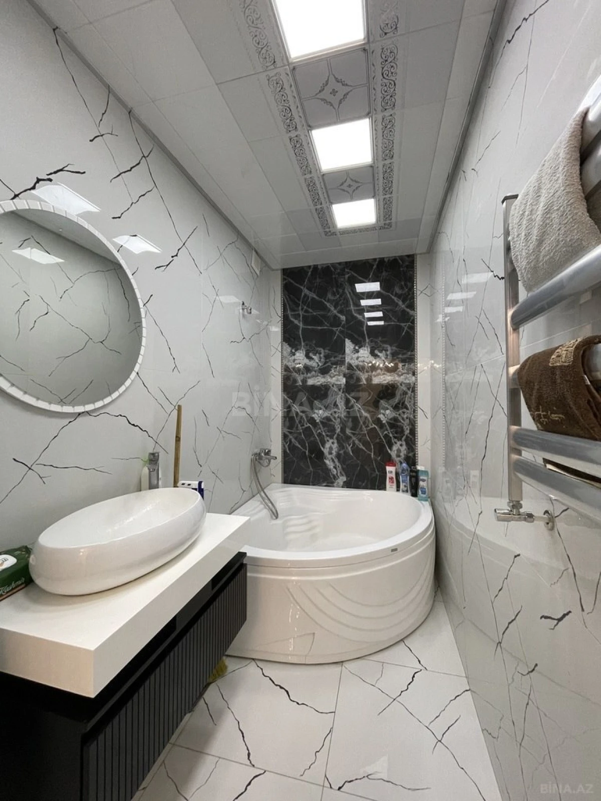 Satılır 3 otaqlı mənzil 135 m²