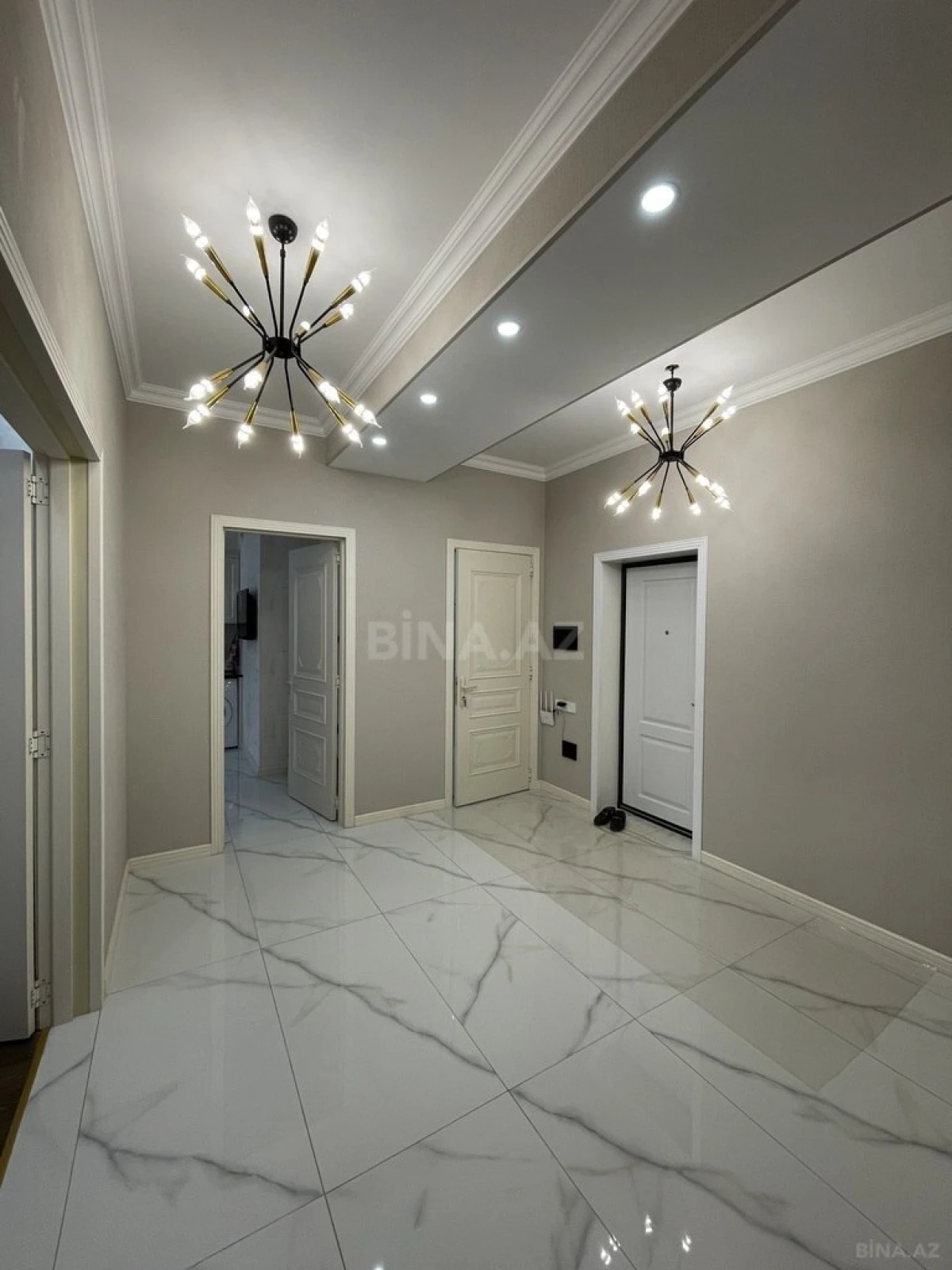 Satılır 3 otaqlı mənzil 135 m²