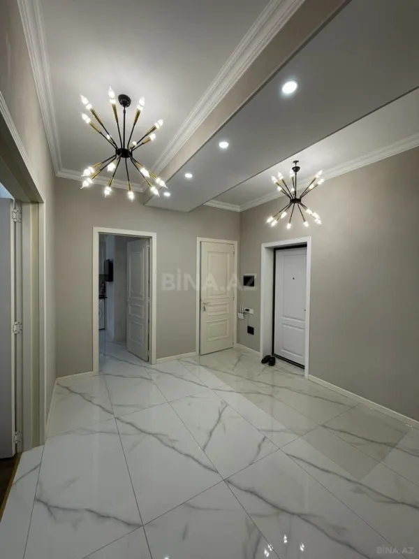 Satılır 3 otaqlı mənzil 135 m²