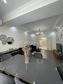 Satılır 3 otaqlı mənzil 135 m²