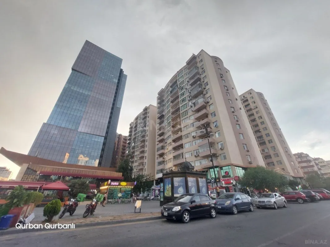Satılır 3 otaqlı mənzil 125 m²