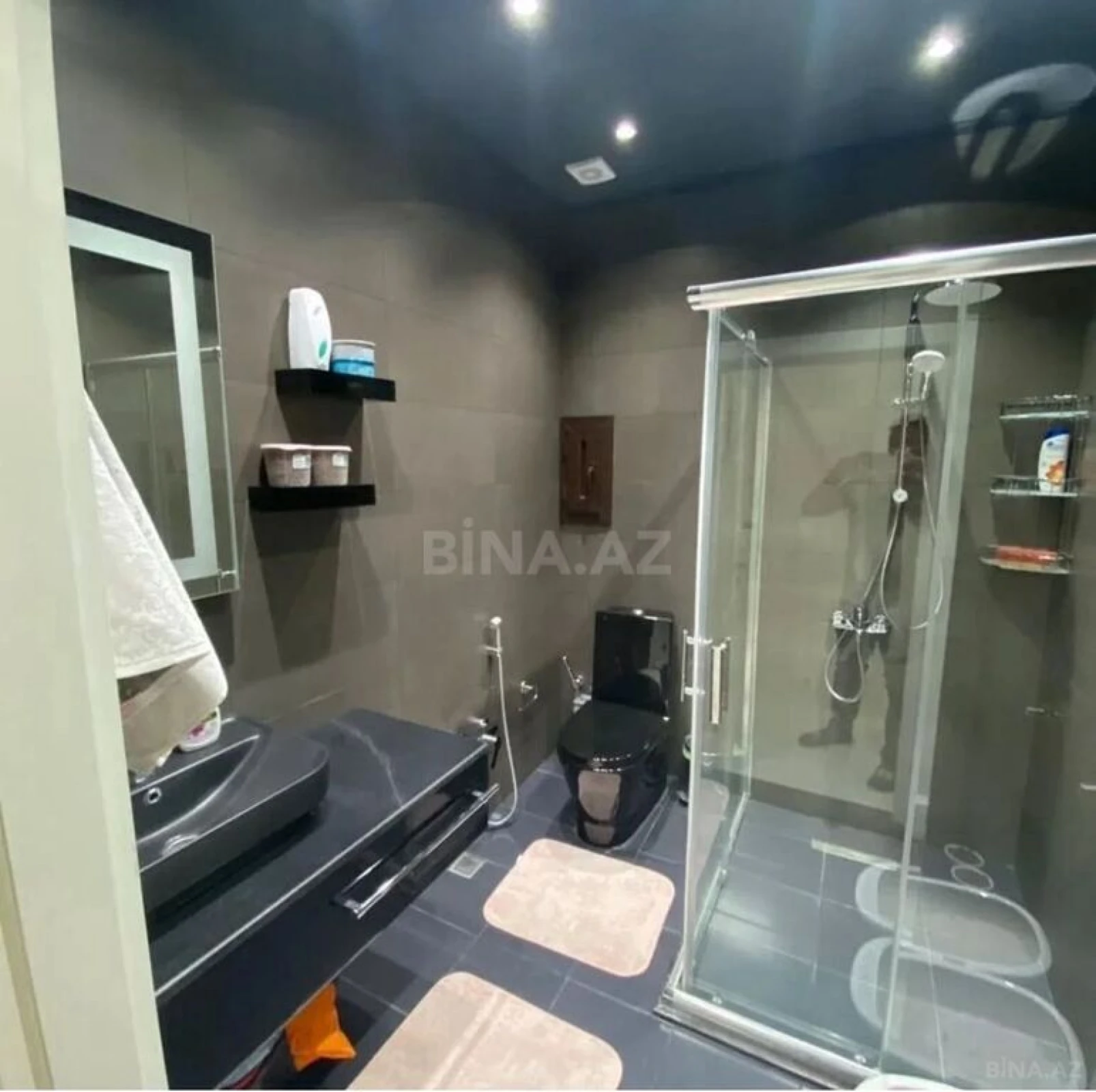 Satılır 3 otaqlı mənzil 125 m²