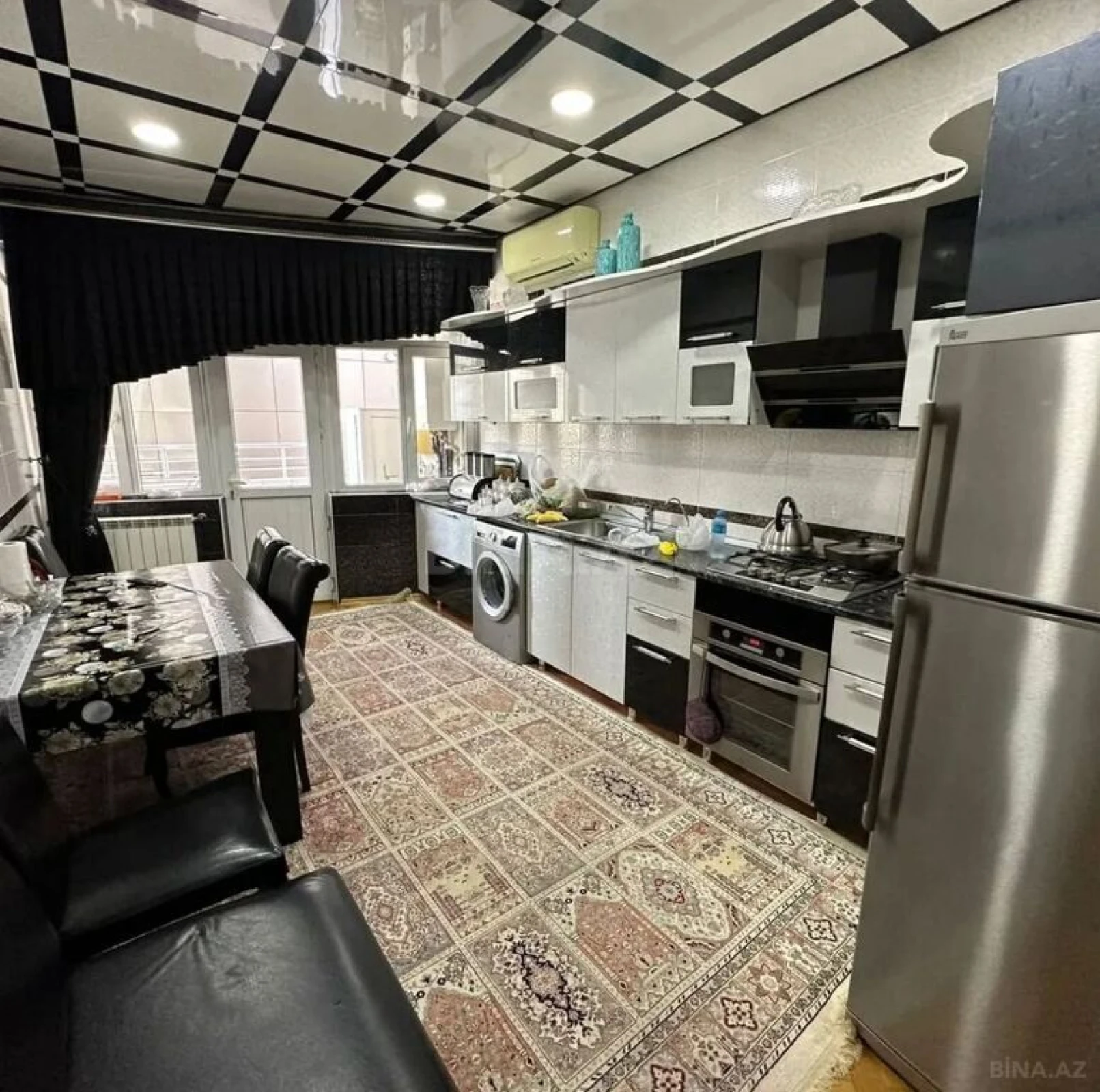 Satılır 3 otaqlı mənzil 125 m²