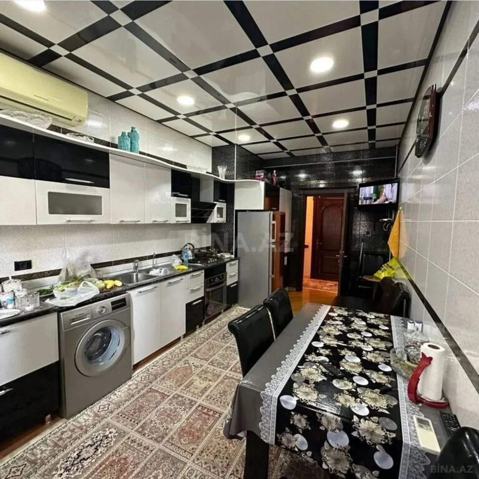Satılır 3 otaqlı mənzil 125 m²