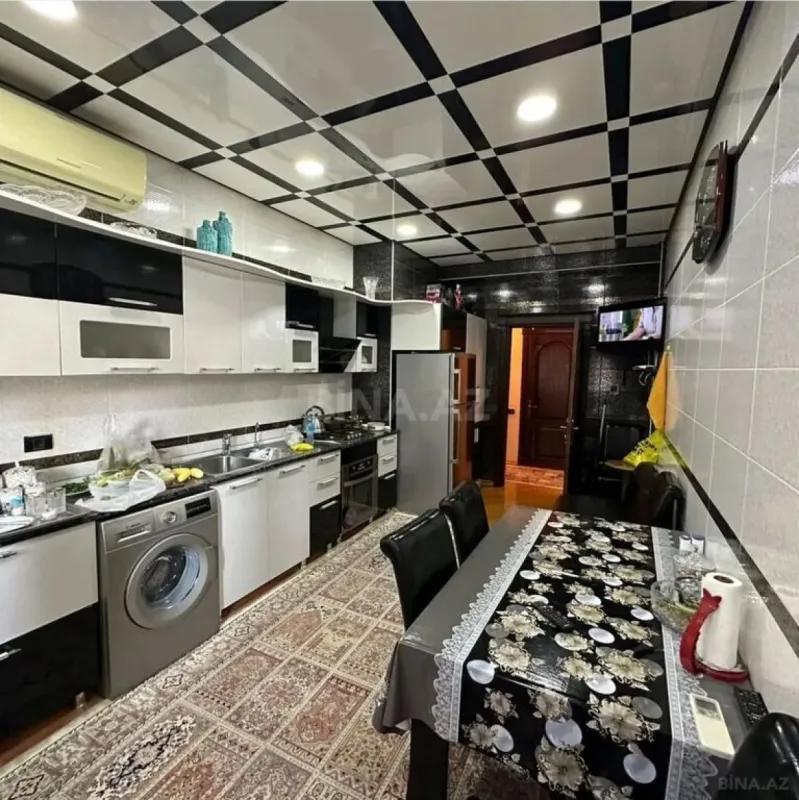 Satılır 3 otaqlı mənzil 125 m²