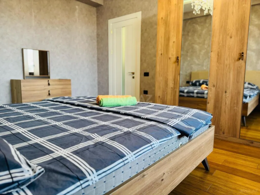 Kirayə verilir 3 otaqlı mənzil 130 m²