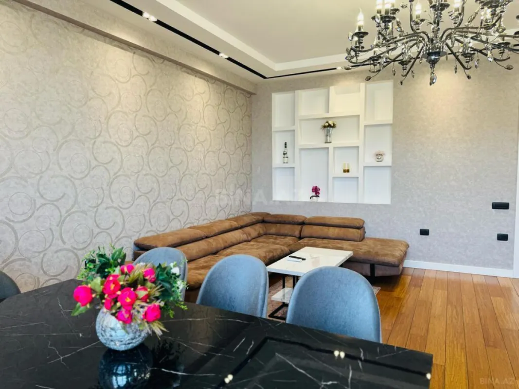 Kirayə verilir 3 otaqlı mənzil 130 m²