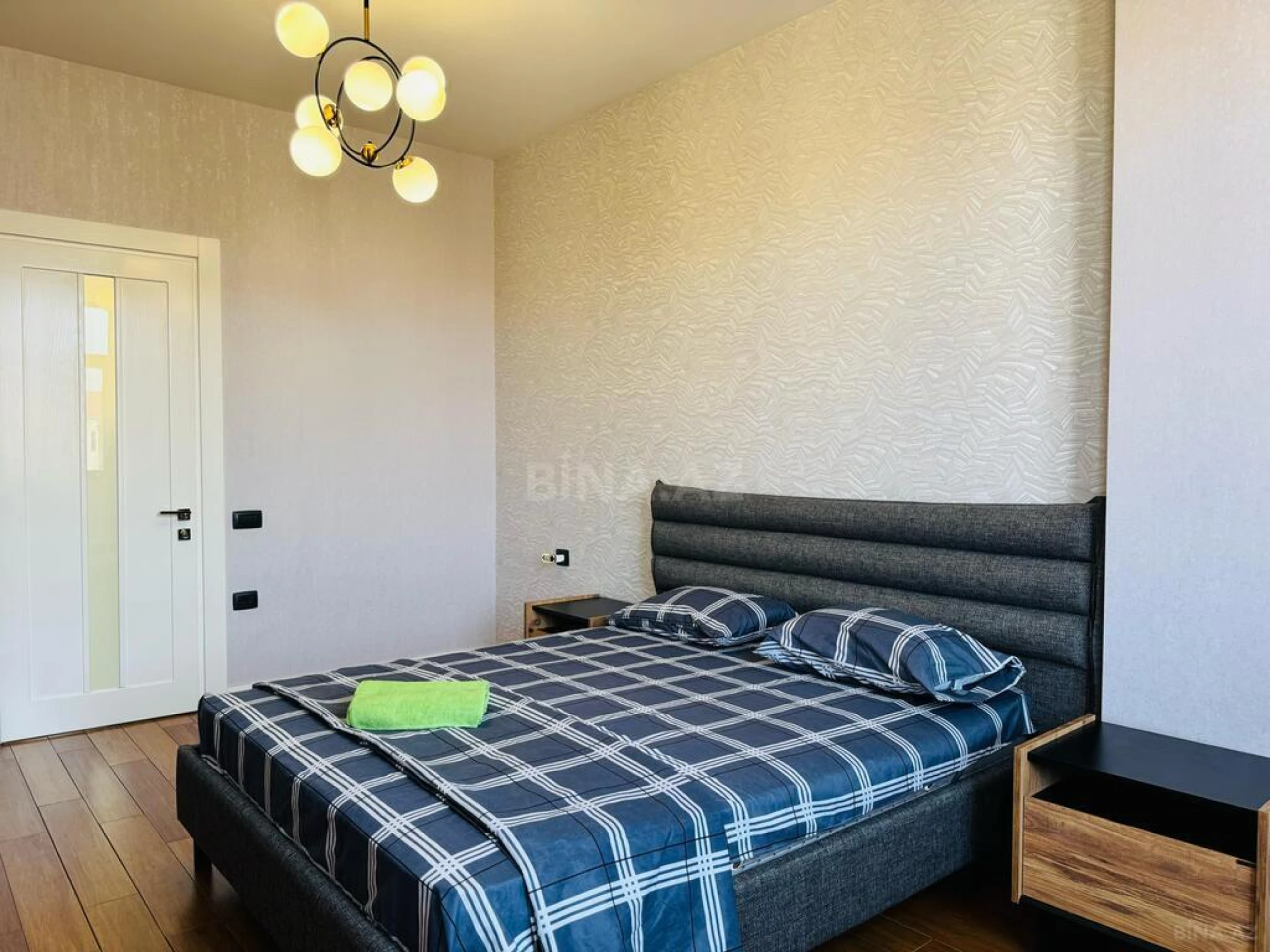 Kirayə verilir 3 otaqlı mənzil 130 m²