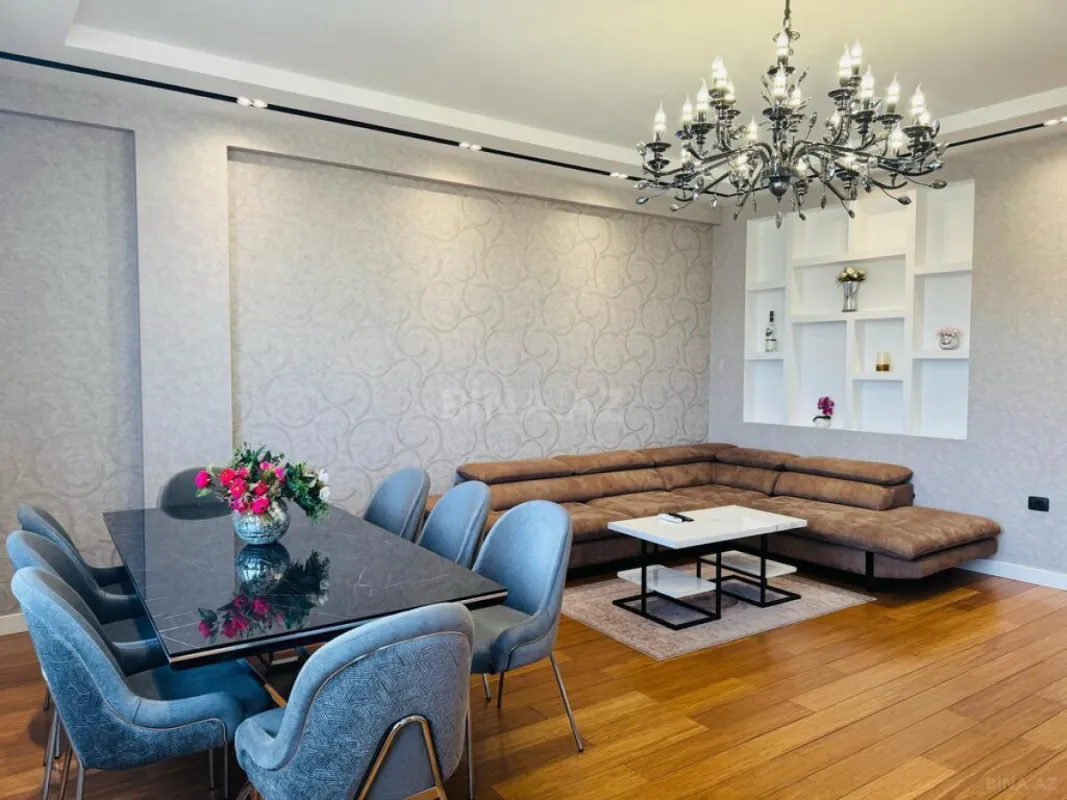 Kirayə verilir 3 otaqlı mənzil 130 m²