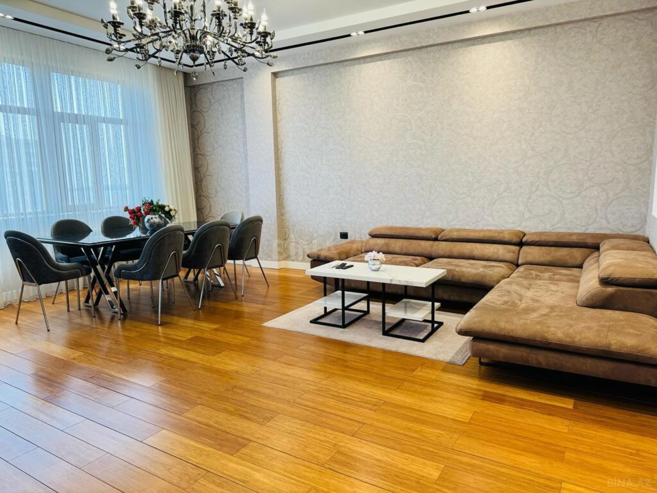 Kirayə verilir 3 otaqlı mənzil 130 m²