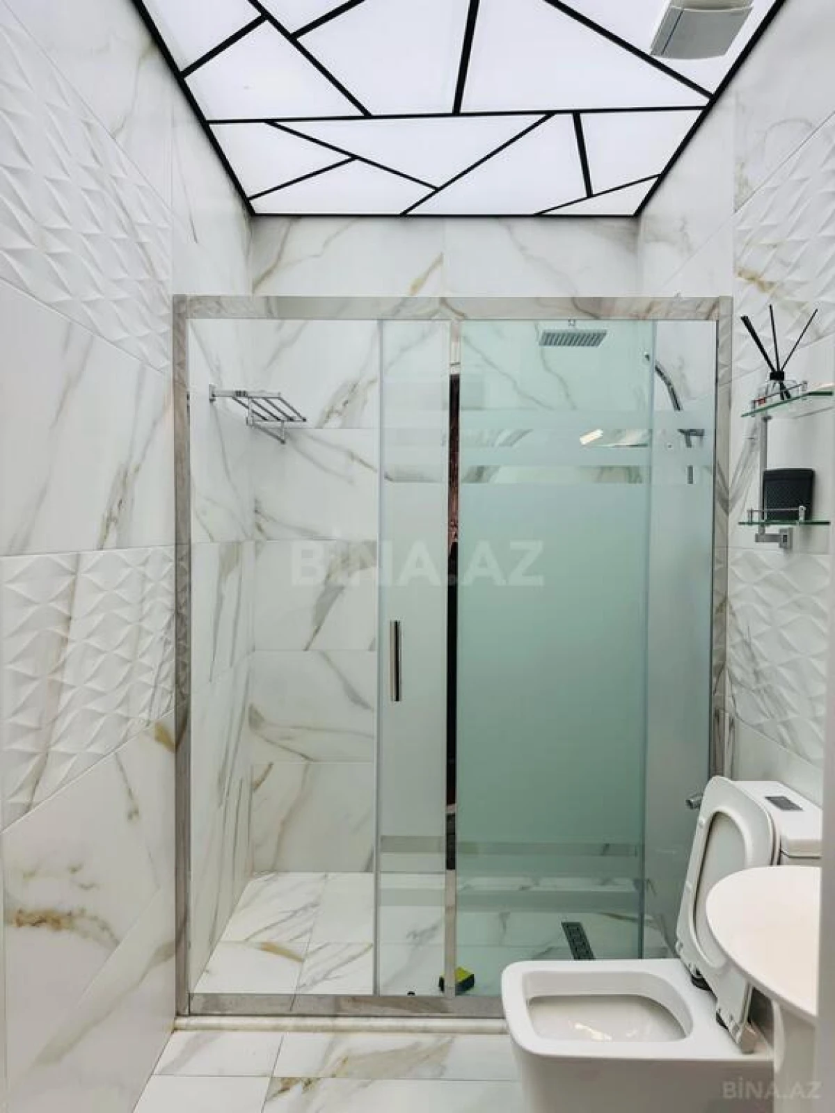 Kirayə verilir 3 otaqlı mənzil 130 m²