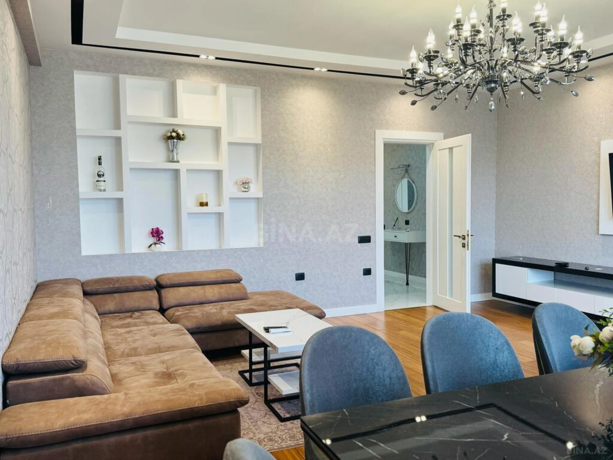 Kirayə verilir 3 otaqlı mənzil 130 m²