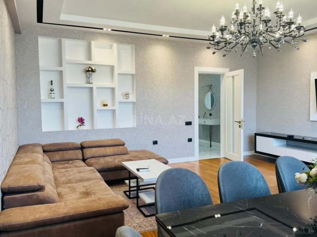 Kirayə verilir 3 otaqlı mənzil 130 m²