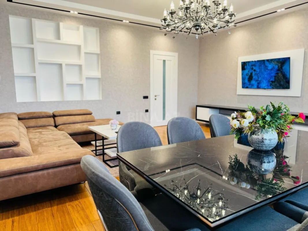 Kirayə verilir 3 otaqlı mənzil 130 m²