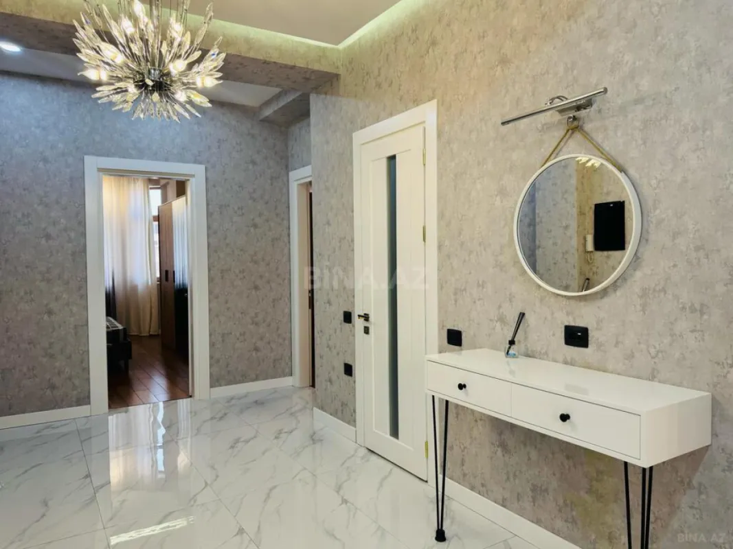 Kirayə verilir 3 otaqlı mənzil 130 m²