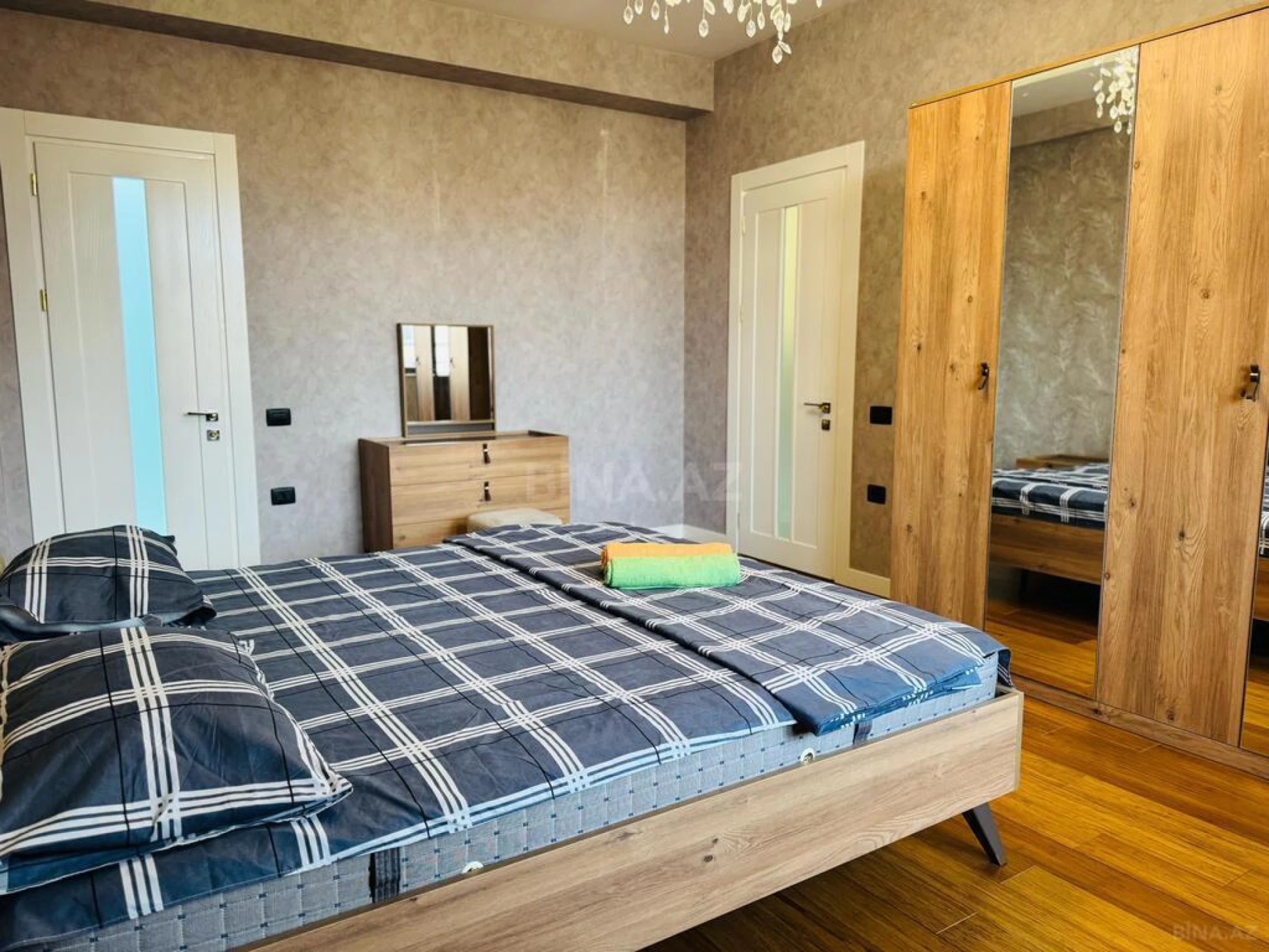 Kirayə verilir 3 otaqlı mənzil 130 m²