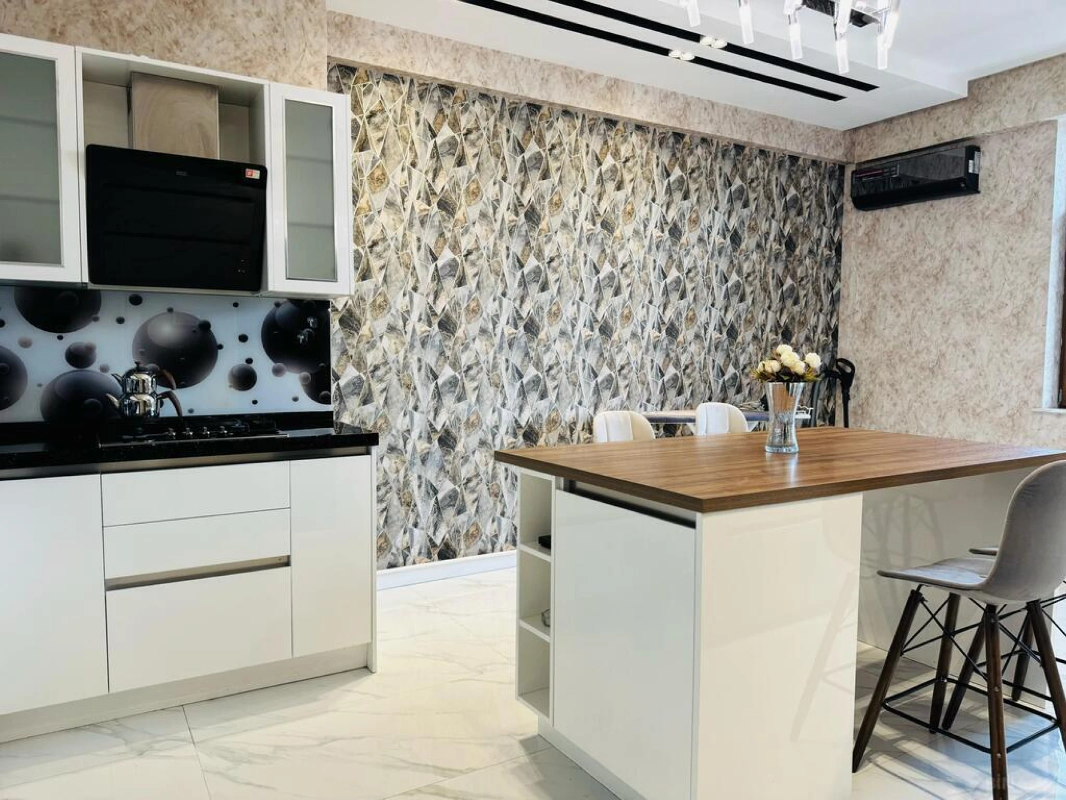 Kirayə verilir 3 otaqlı mənzil 130 m²