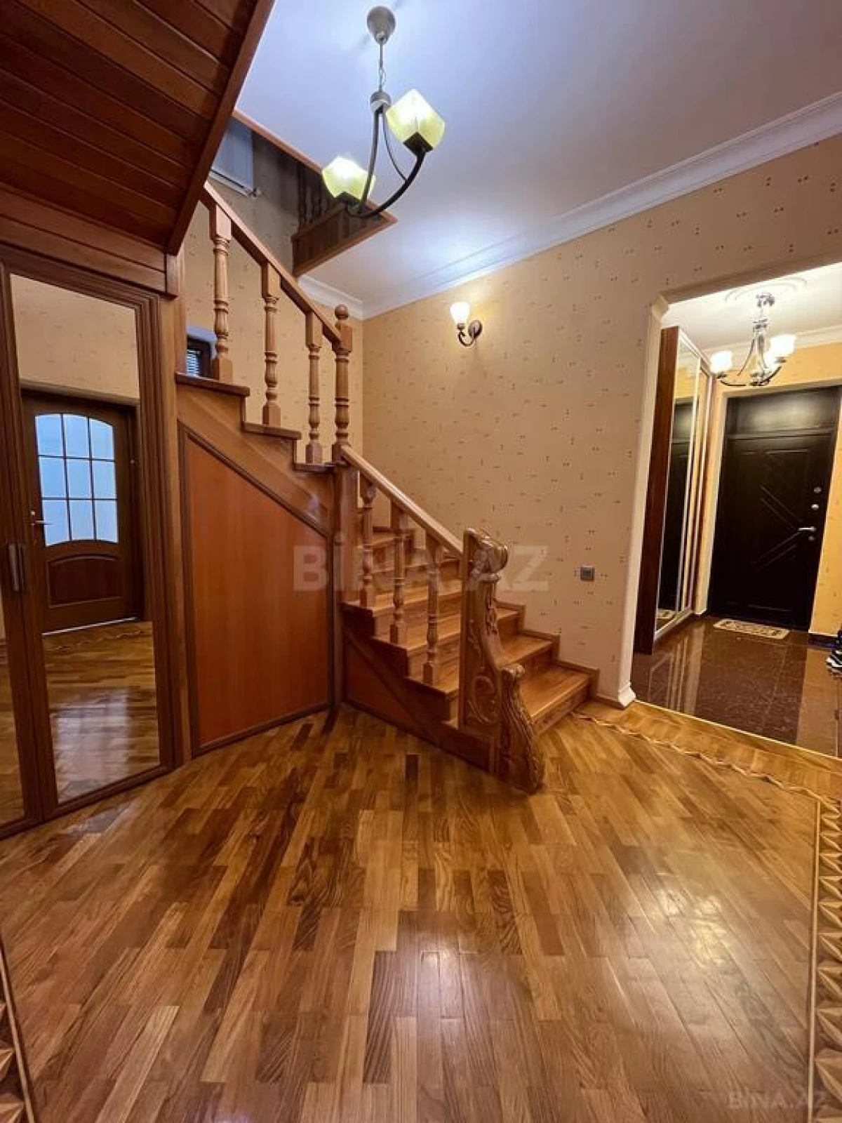 Satılır 7 otaqlı həyət evi 250 m²