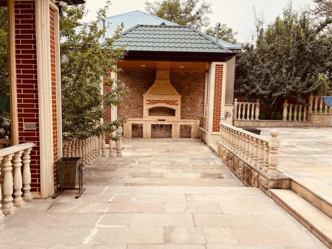 Satılır 7 otaqlı həyət evi 250 m²