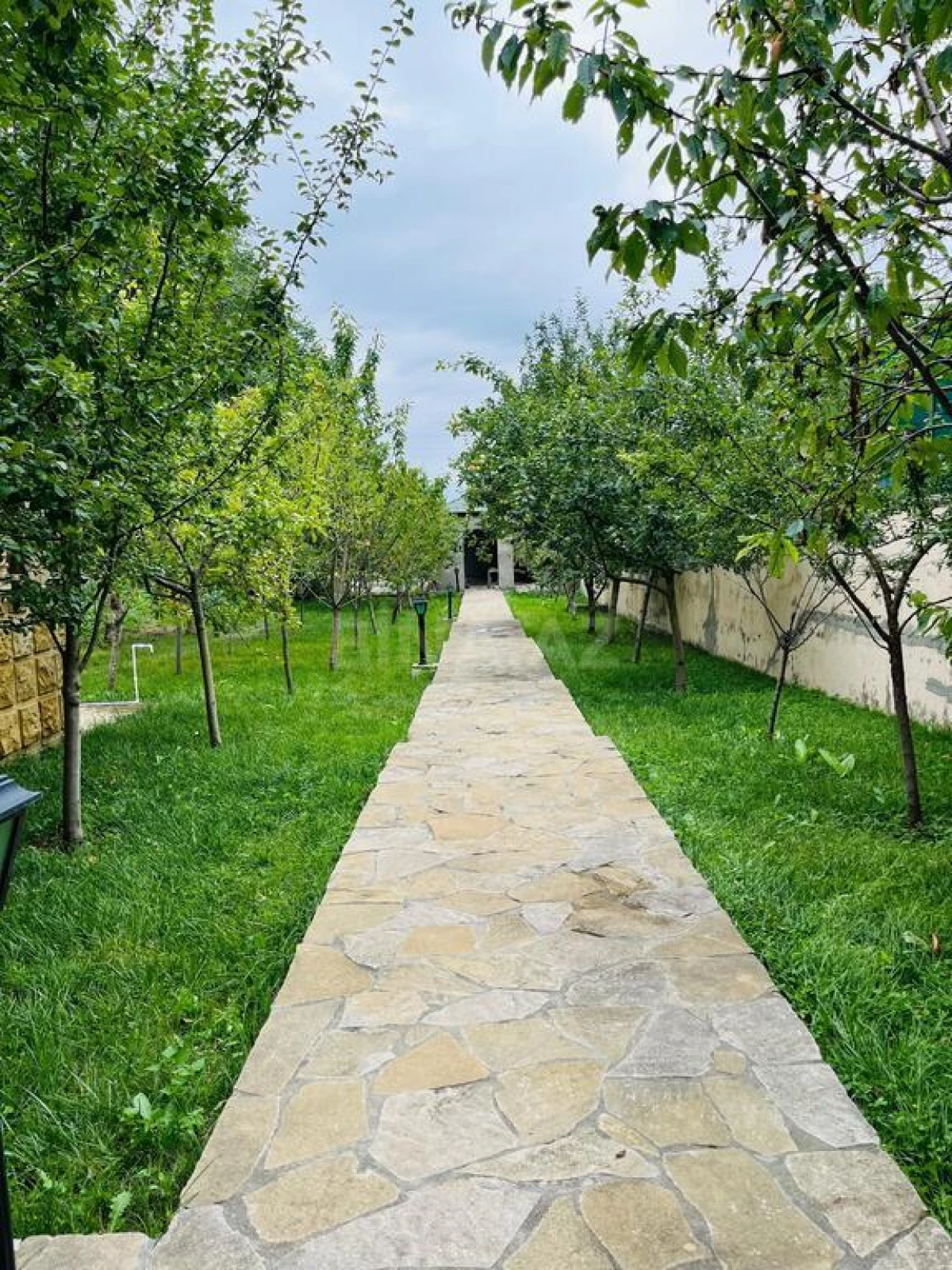 Satılır 7 otaqlı həyət evi 250 m²