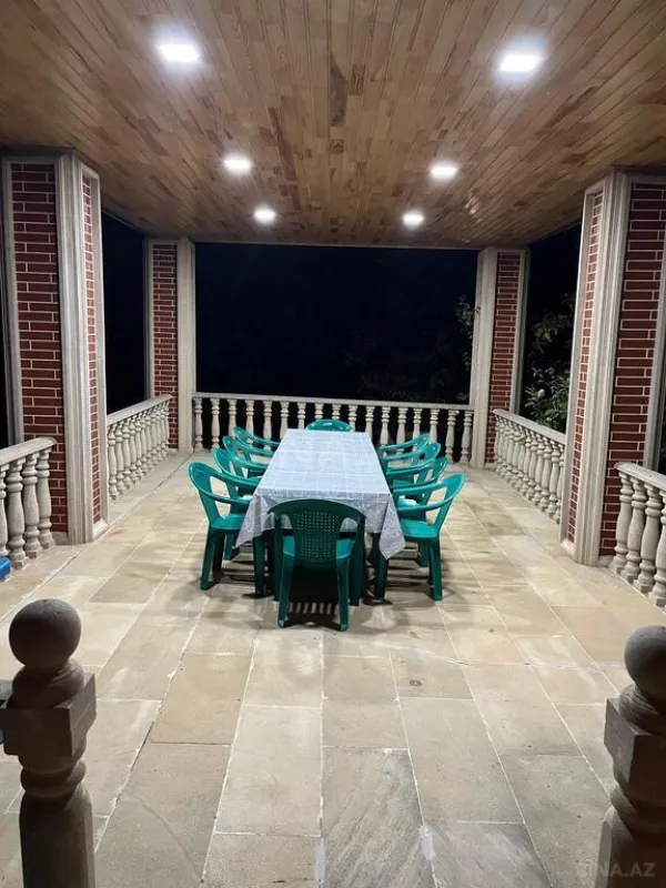 Satılır 7 otaqlı həyət evi 250 m²
