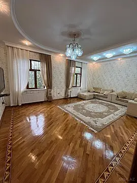 Satılır 7 otaqlı həyət evi 250 m²