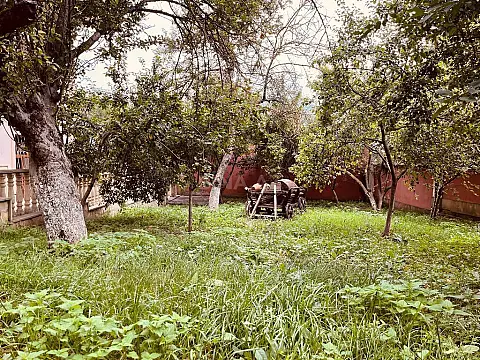 Satılır 7 otaqlı həyət evi 250 m²