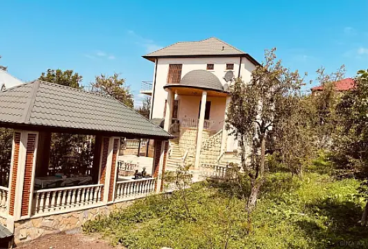 Satılır 7 otaqlı həyət evi 250 m² — Şamaxı 7 otaq 250.00 m²
