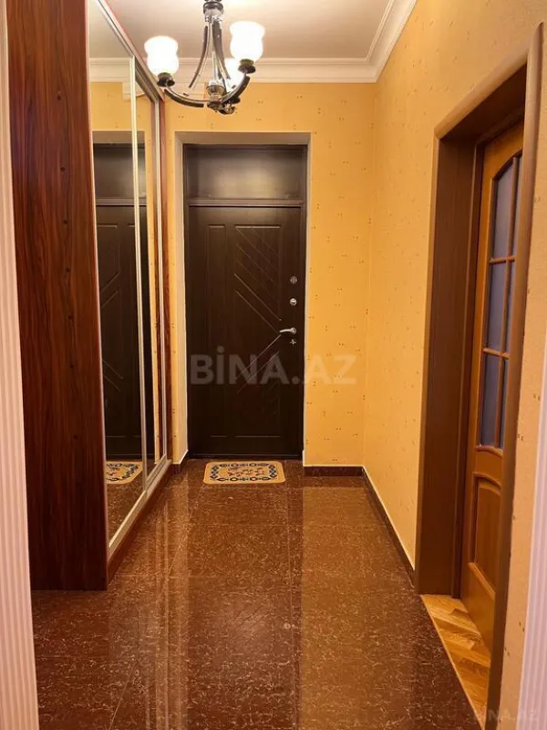 Satılır 7 otaqlı həyət evi 250 m²