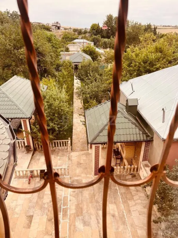 Satılır 7 otaqlı həyət evi 250 m²