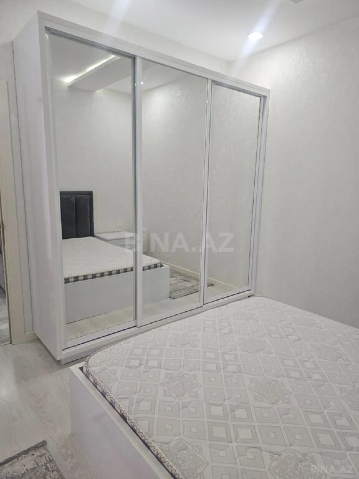 Kirayə verilir 3 otaqlı mənzil 120 m²