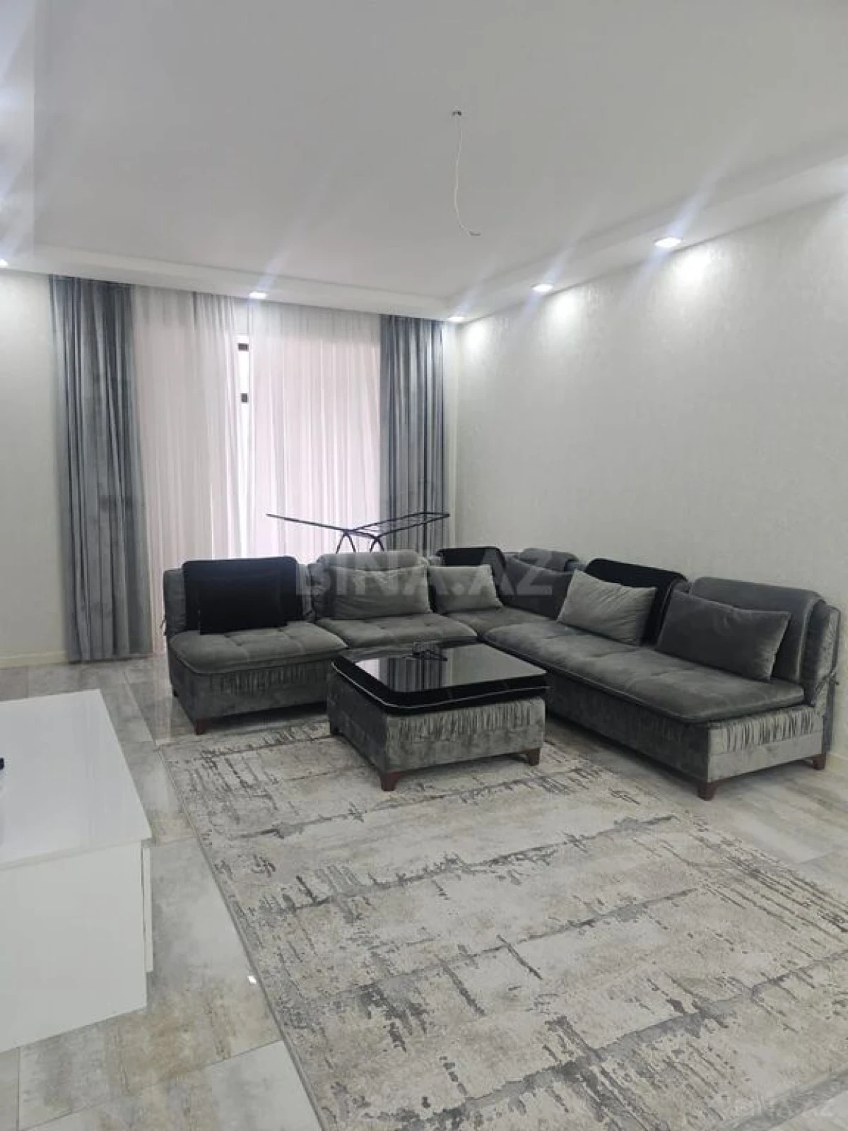 Kirayə verilir 3 otaqlı mənzil 120 m²