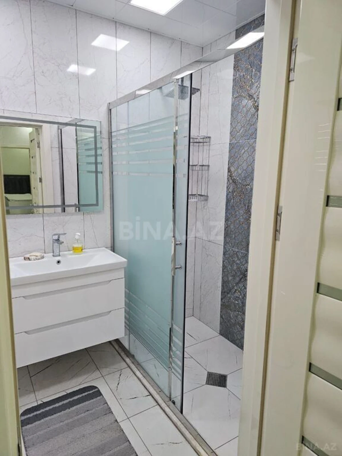 Kirayə verilir 3 otaqlı mənzil 120 m²